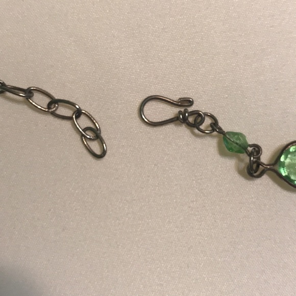 Elegant ornate light green three tier necklace - Picture 4 of 6